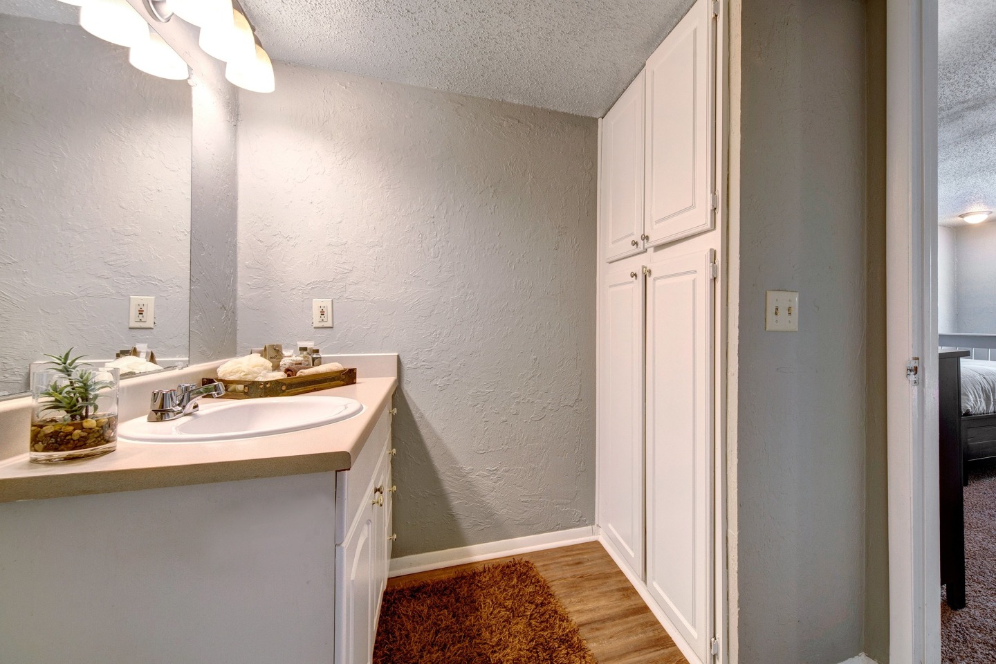 Brookwood Village Image 9