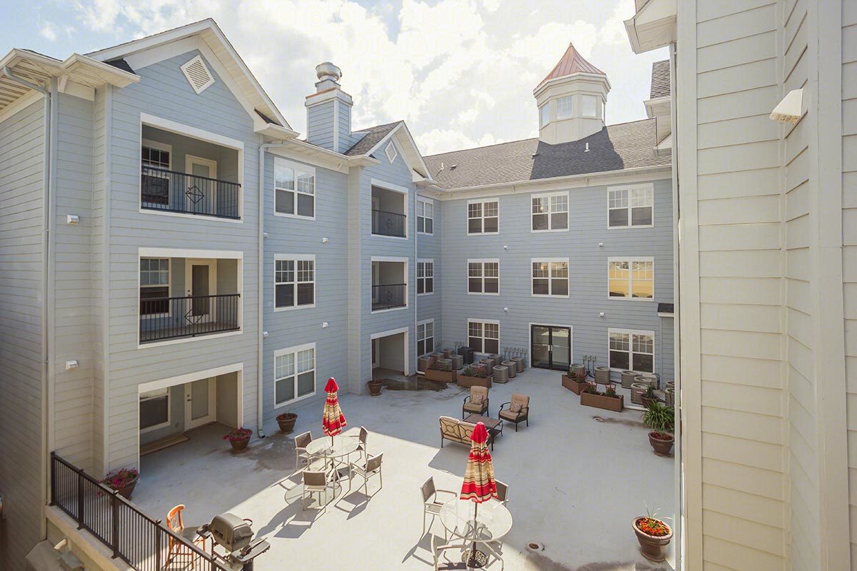 Kirkwood Station Plaza Image 11