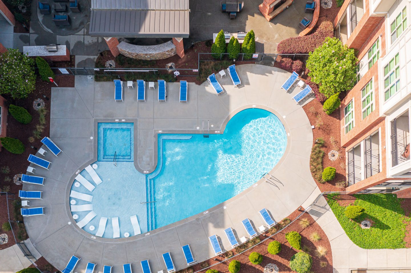 Apartments at Palladian Place Image 38