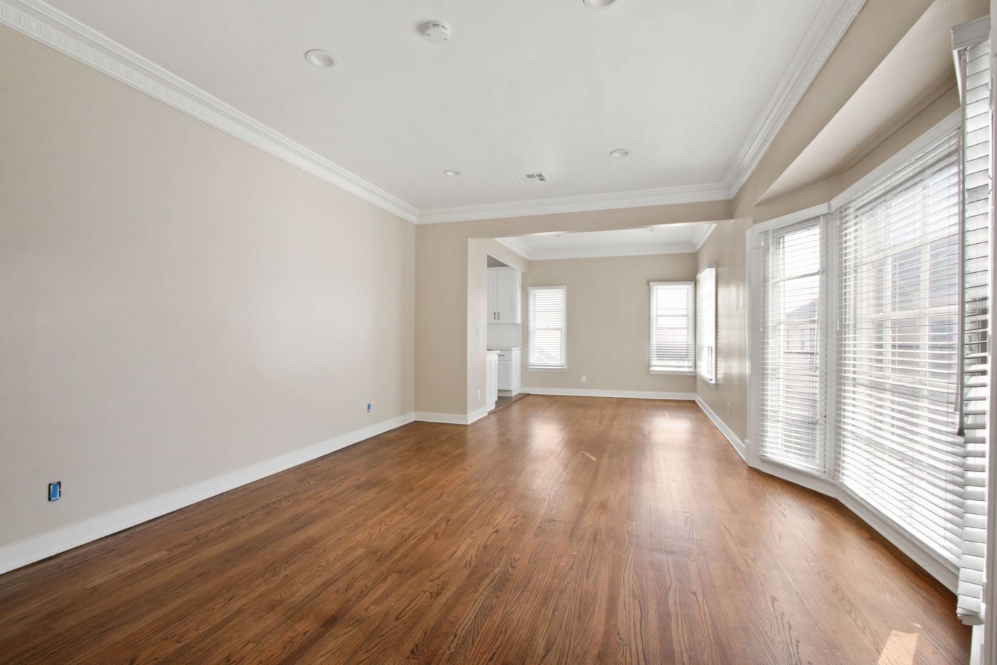 9619 W. Olympic Image 2