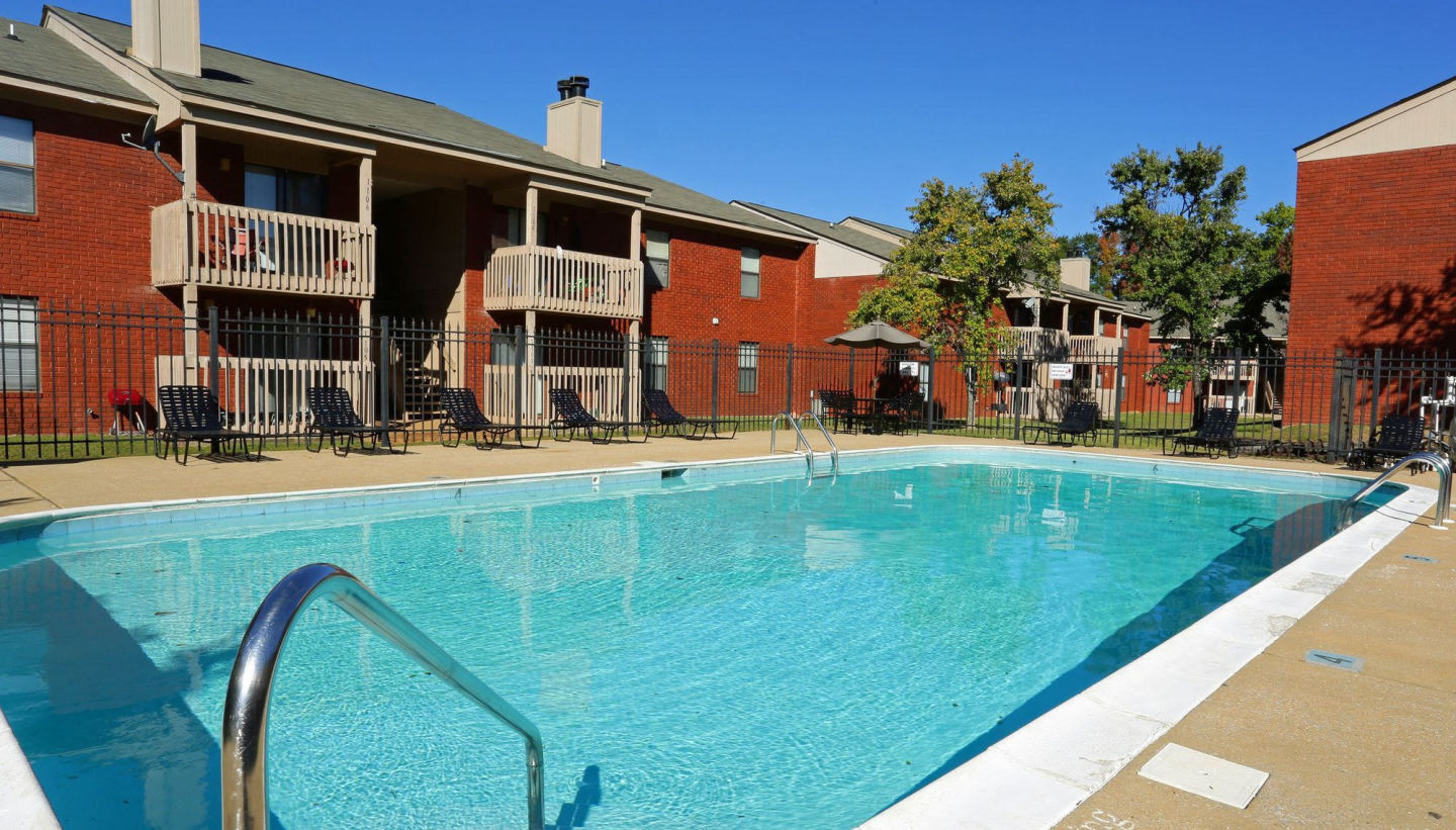2800 McFarland Apartment Homes Image 10