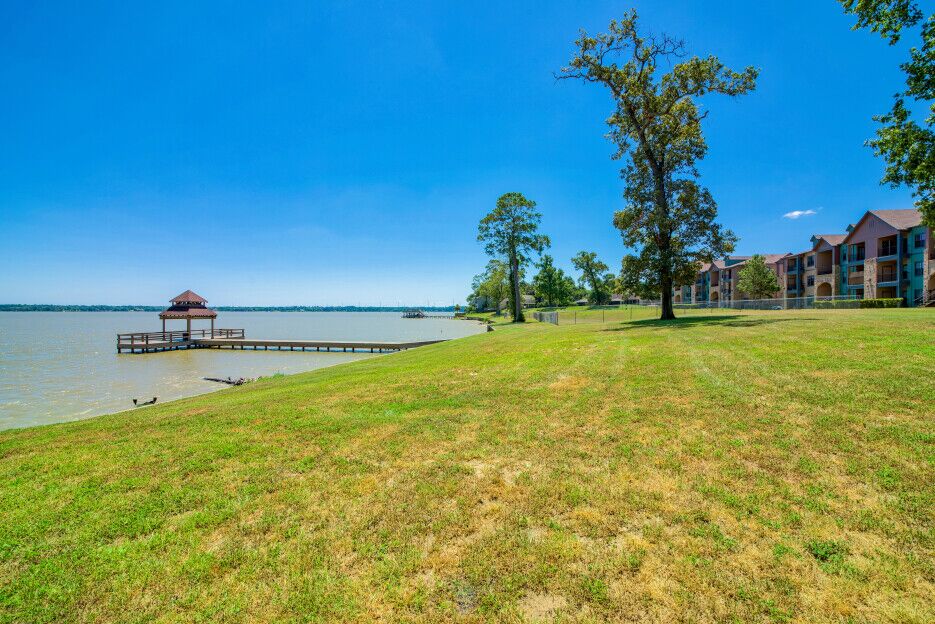 Lake Forest Image 18
