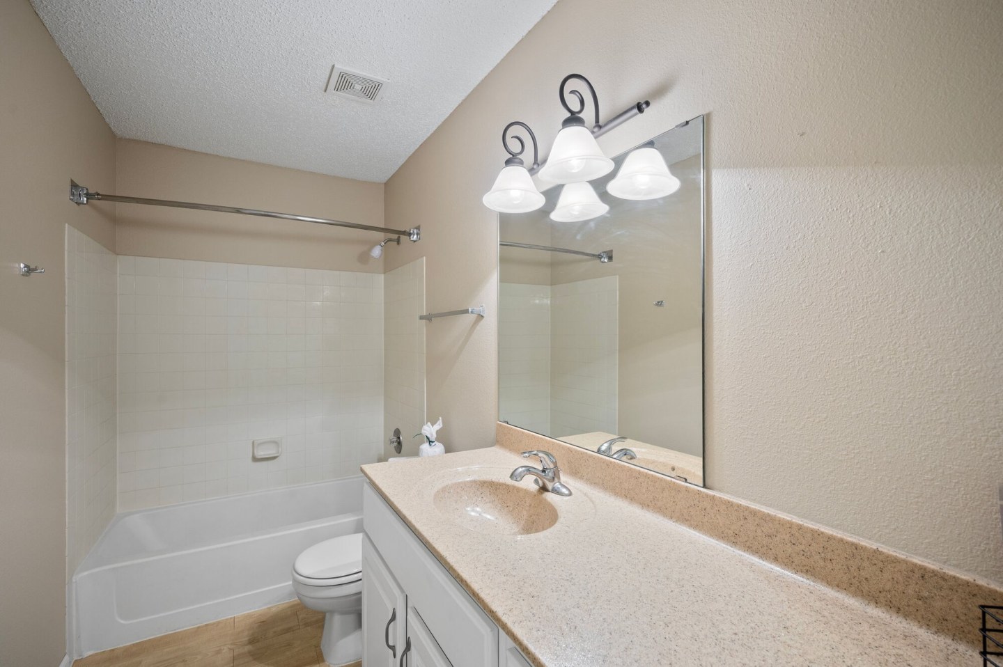 Somerset Oaks Apartments and Townhomes Image 13