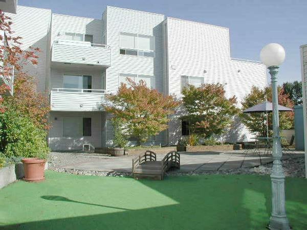 Northbrook Place Apartments Image 1