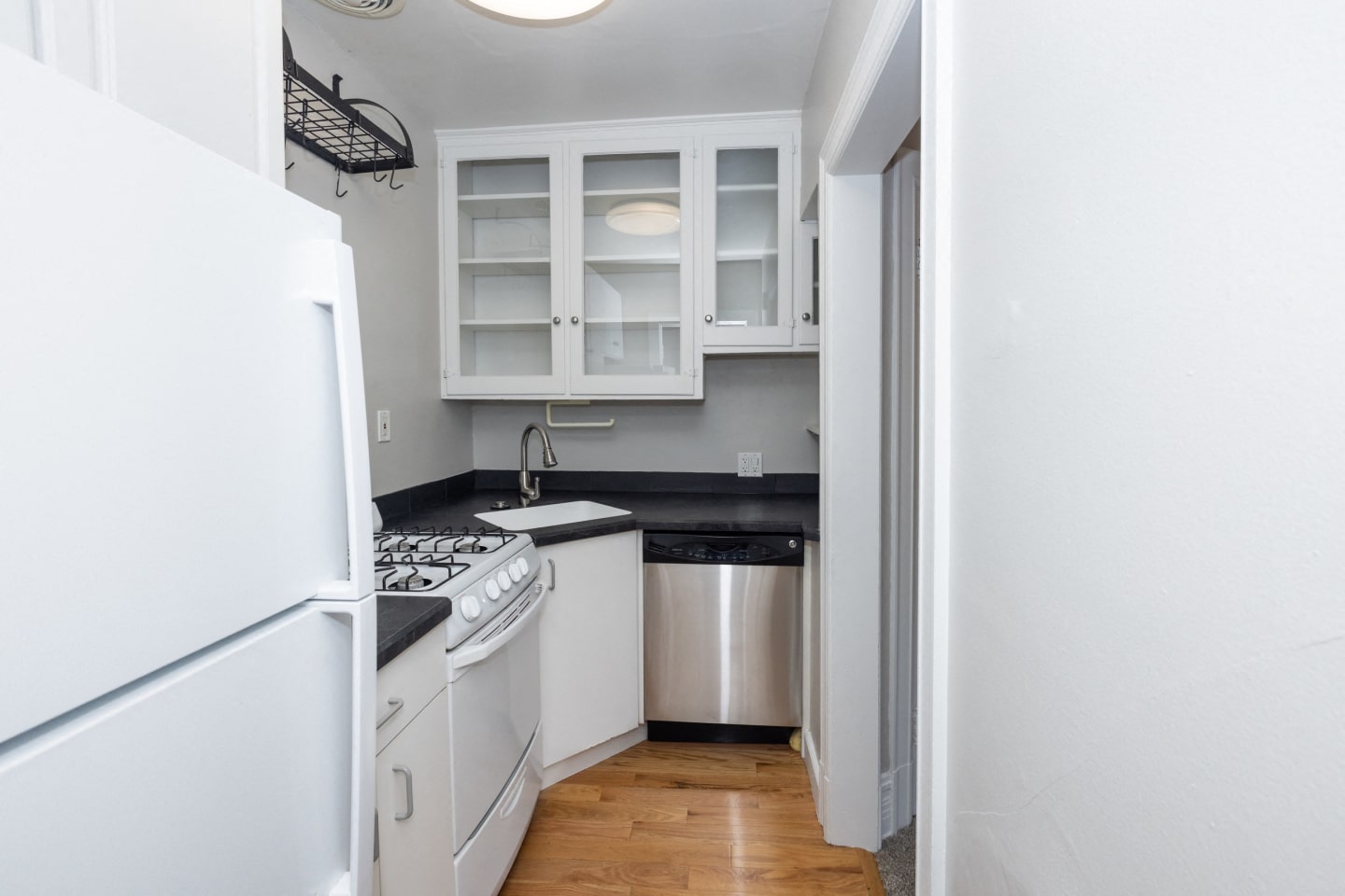 1137 E 10th Avenue Image 7