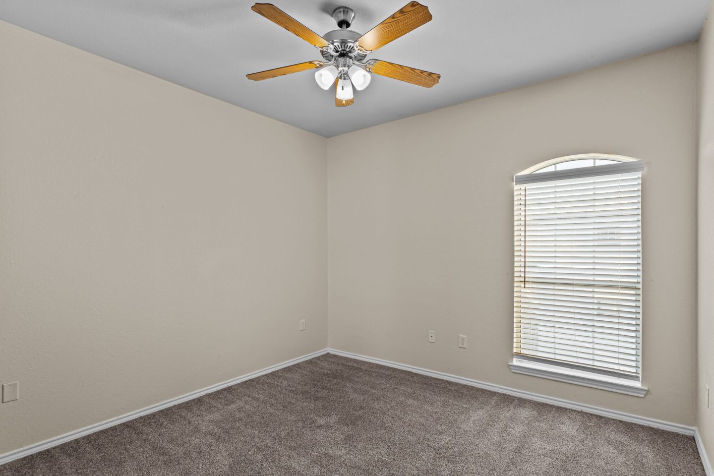 Fountains of Burleson Apartments Image 12