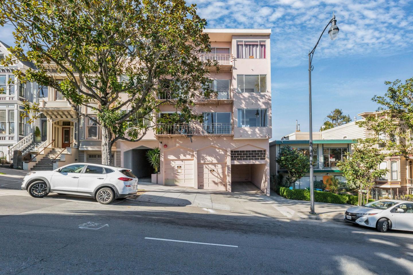 1064 DOLORES Image 10