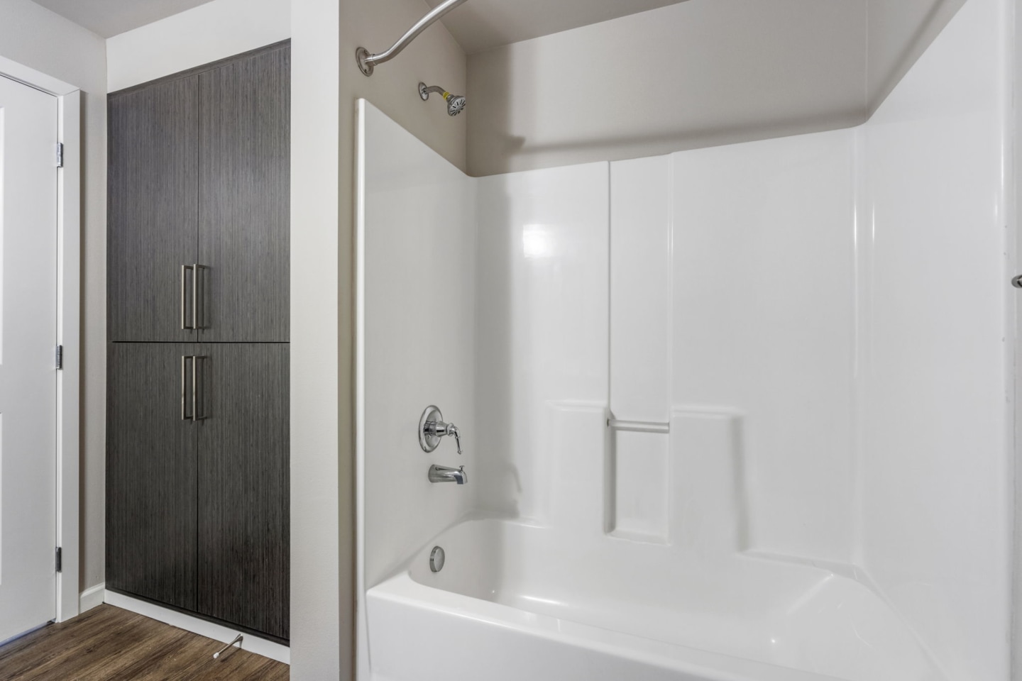 1711 Apartments Image 43