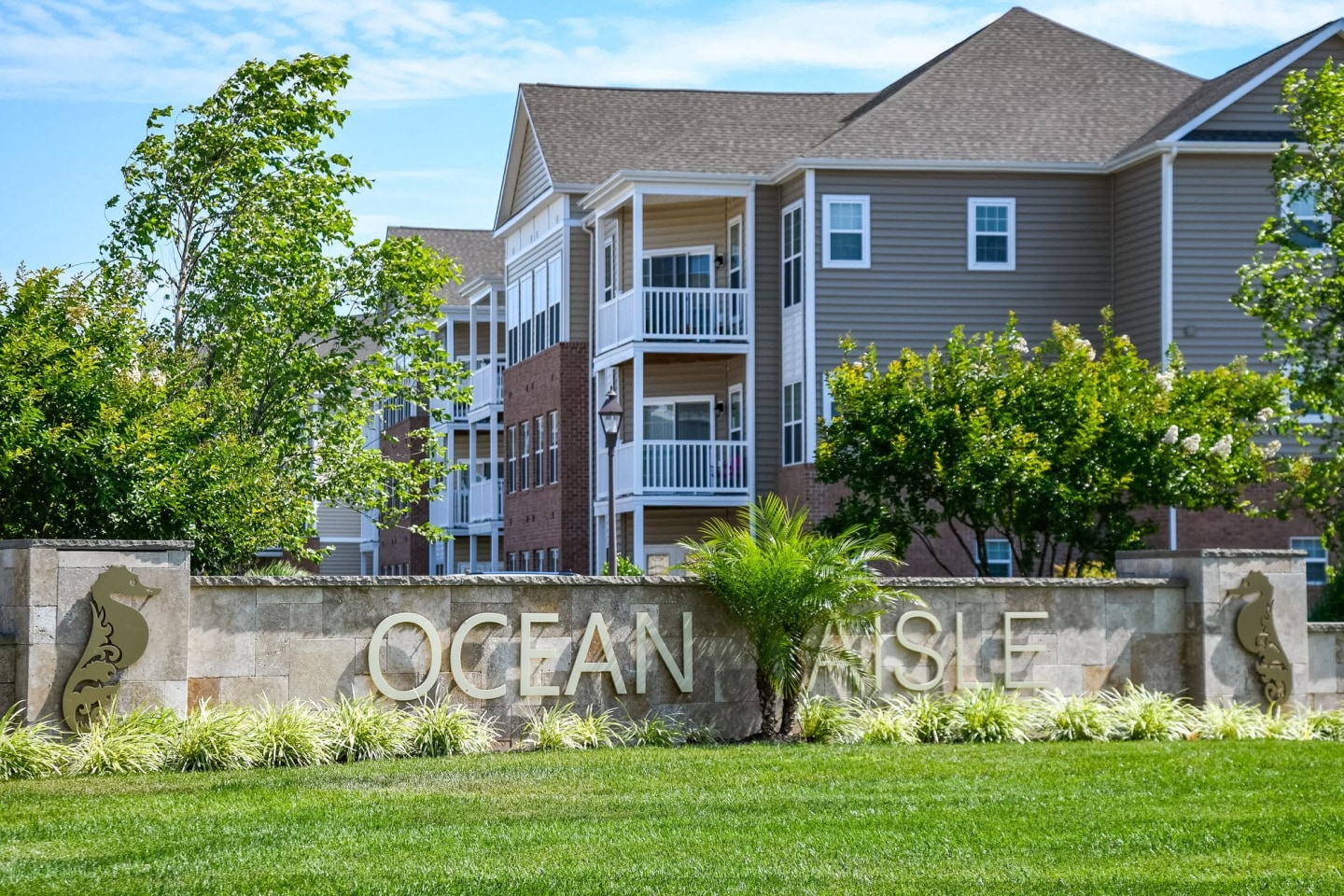 Ocean Aisle Luxury Apartment Homes Image 4