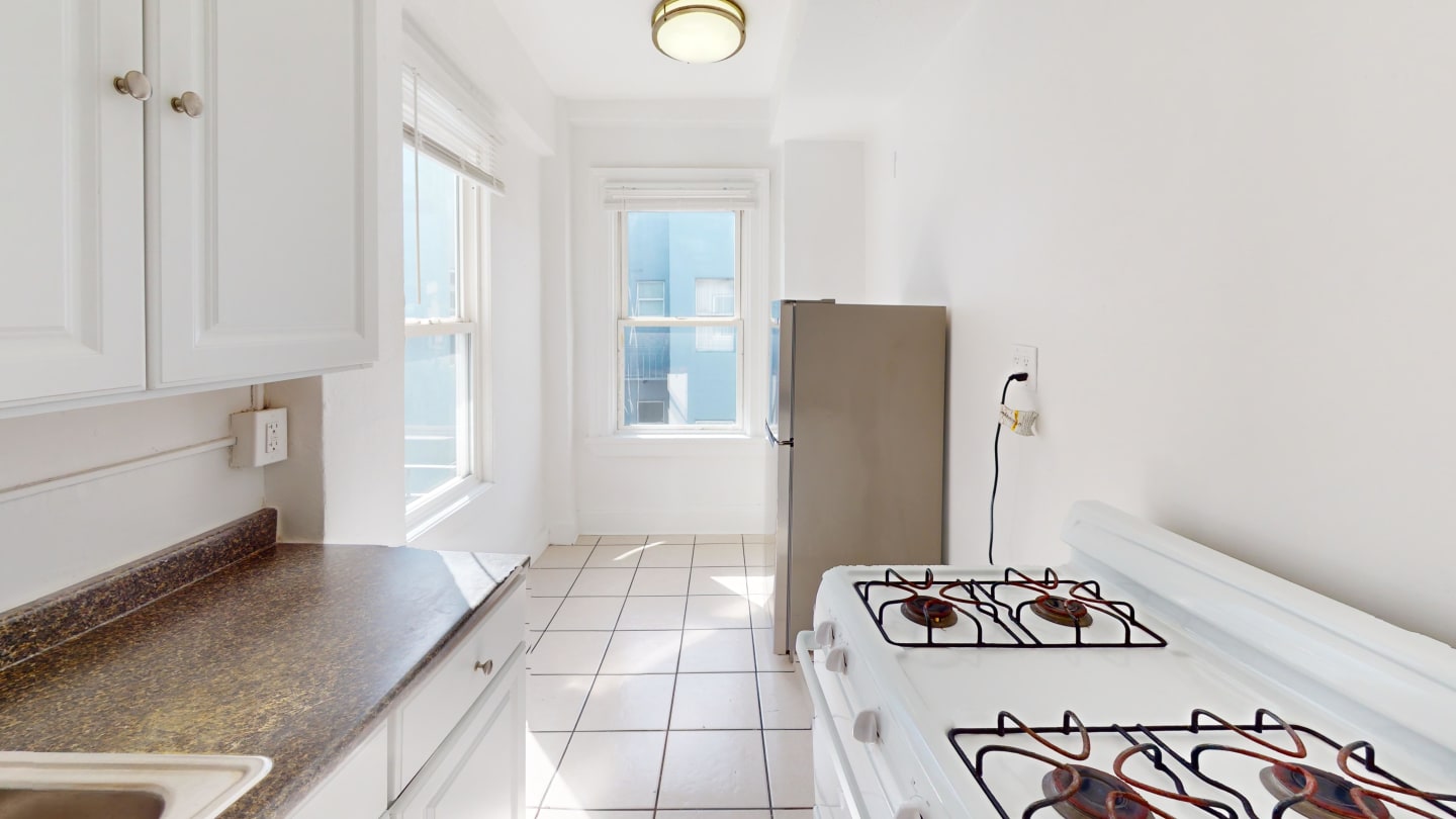 665 Eddy St Image 17