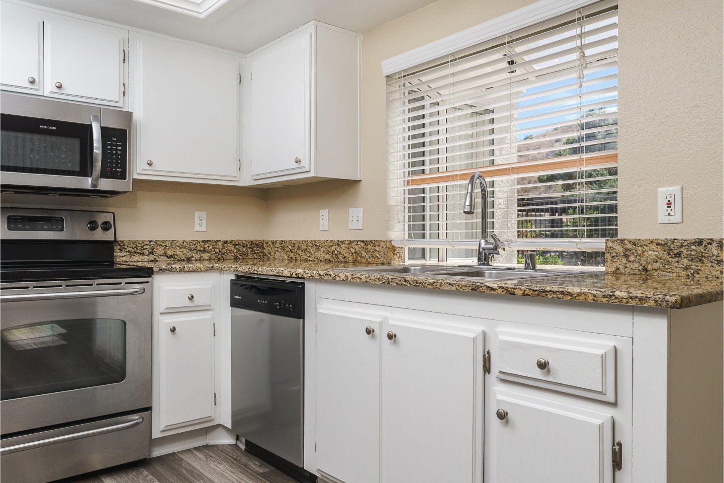 Westlake Canyon Apartments Image 52