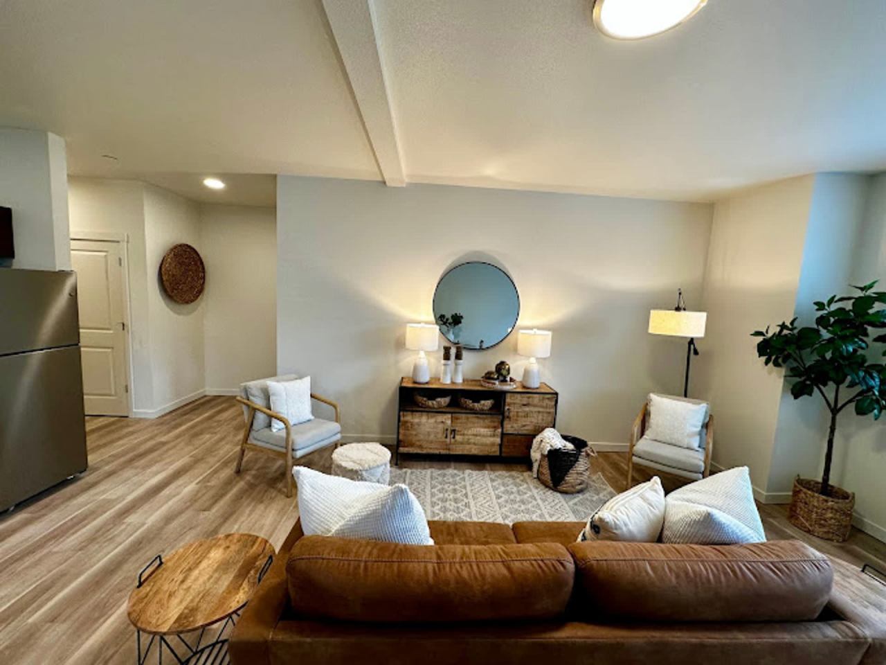 Anderson Court Image 12