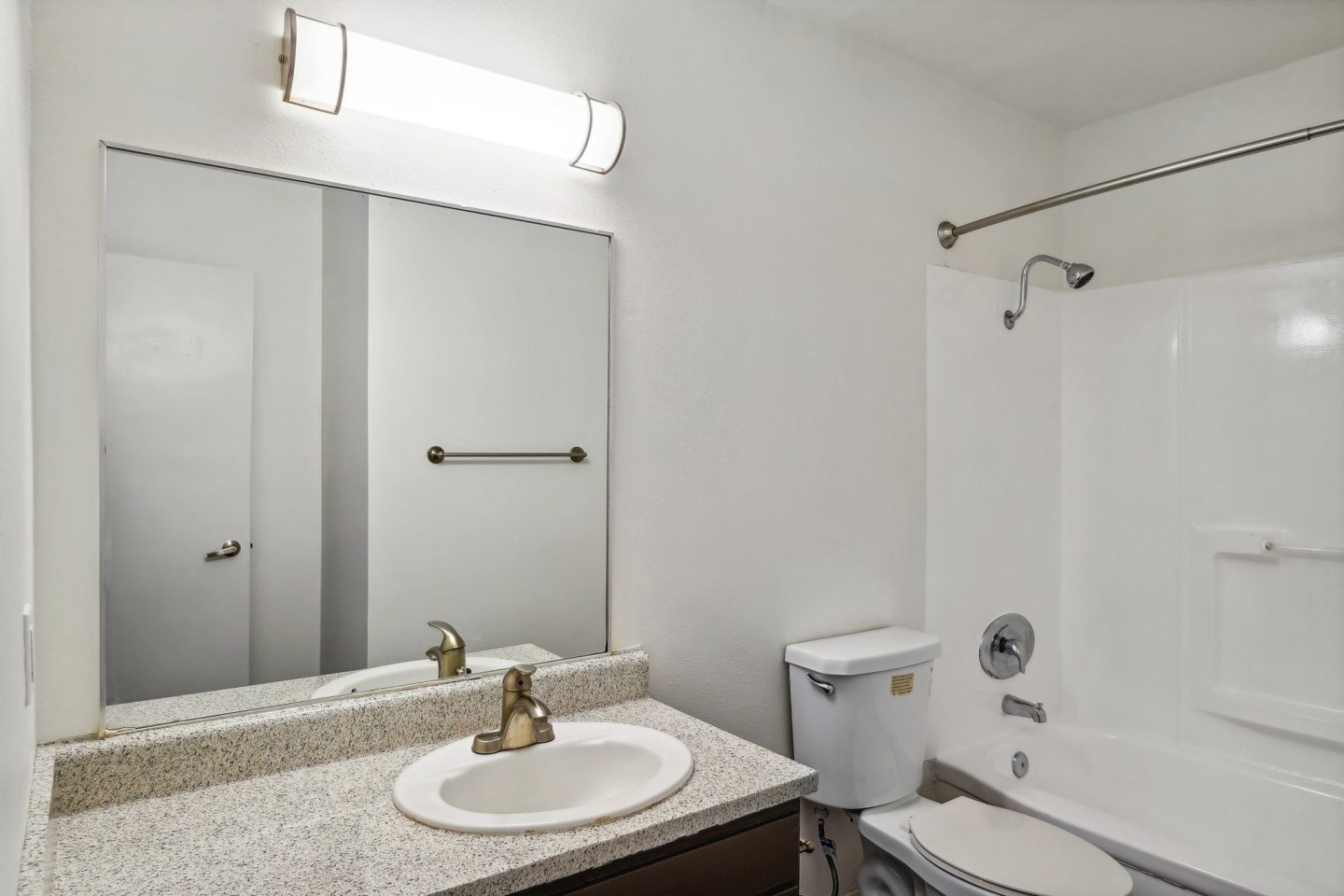 Dwell Apartment Homes Image 25