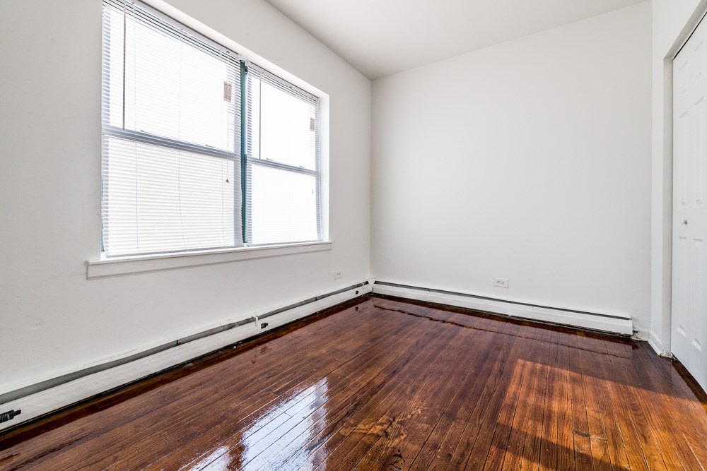 543 W 74th St Image 8