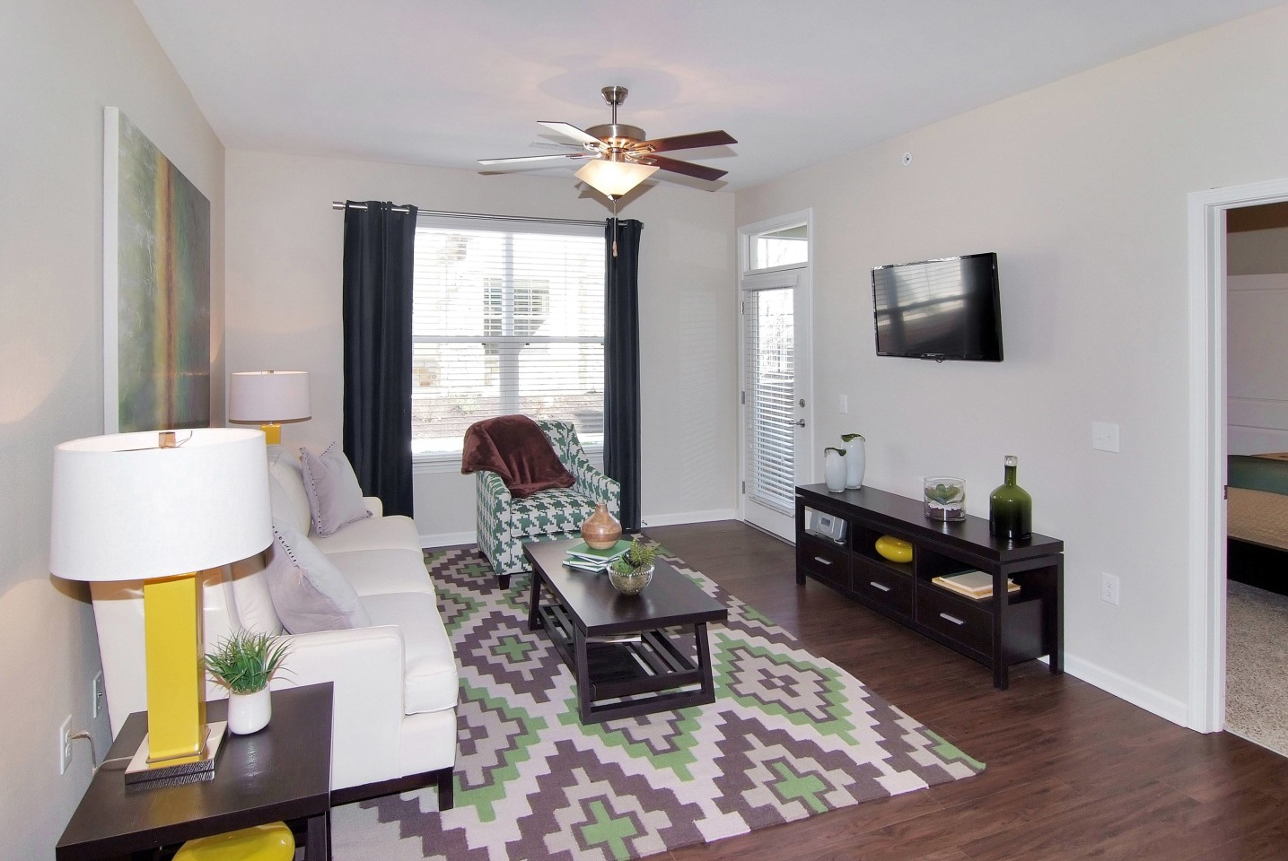 Reveal on Cumberland Apartments Image 6