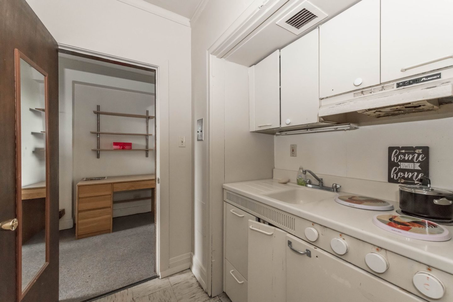 Co Living- 5748 Blackstone Image 5