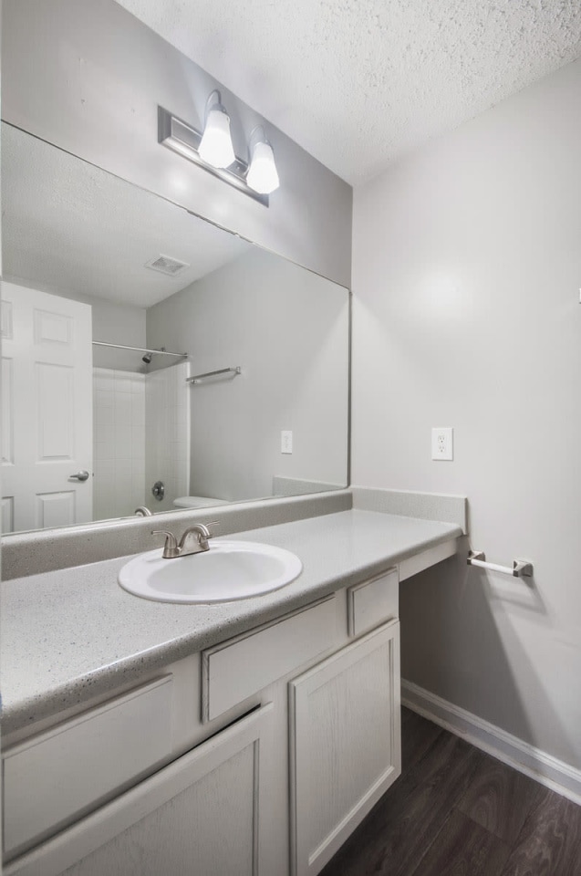 Creekside Apartments Image 25