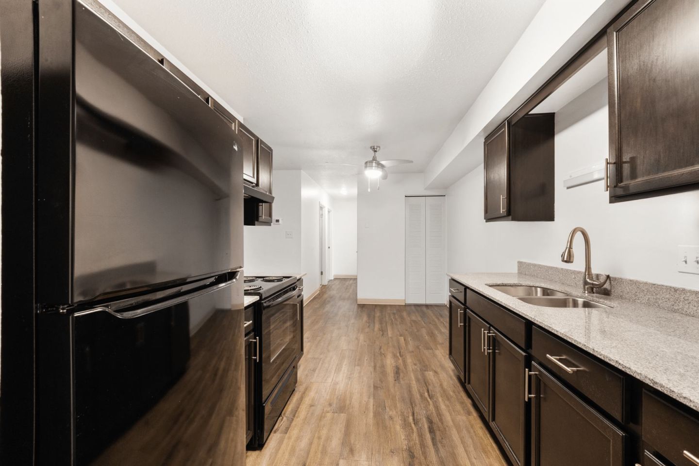 Country View Apartments Image 6