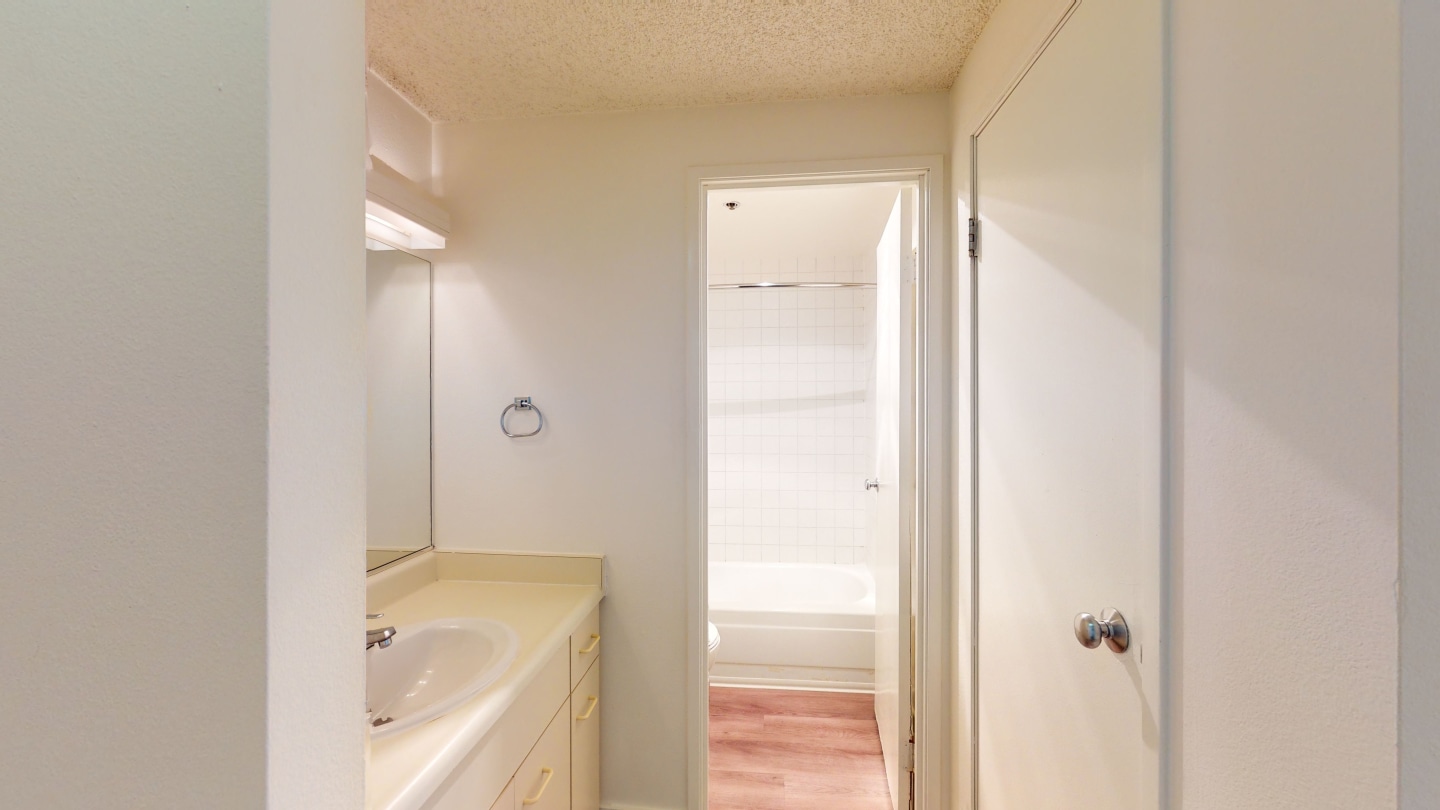 Trinity Towers Apartments Image 36