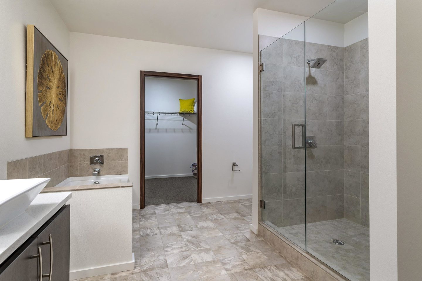 Yacht Harbor Club Image 29