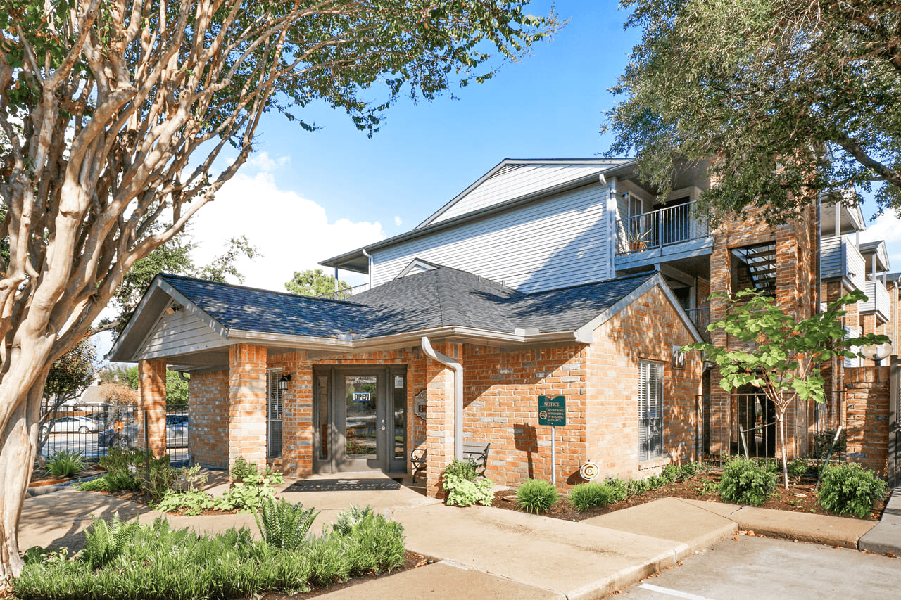 The Gardens Apartments Image 8