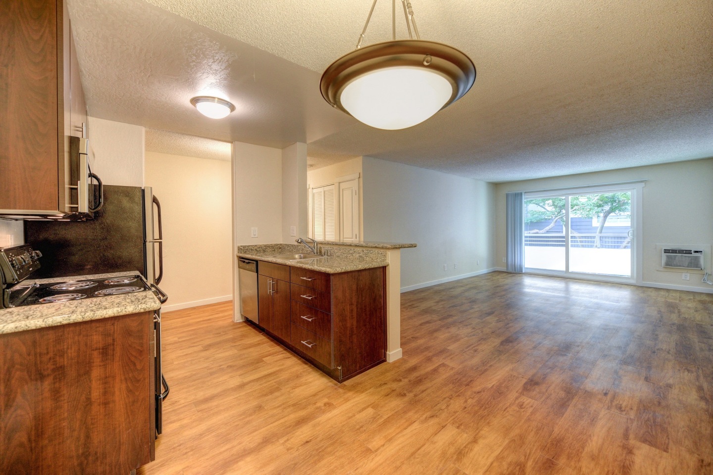 The Retreat Apartments Image 17
