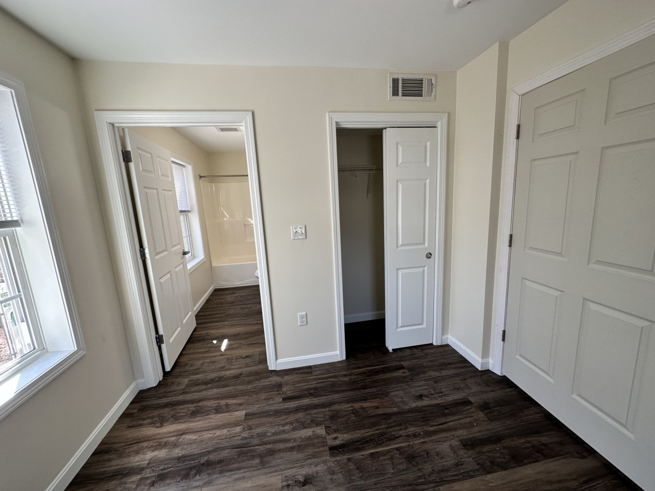 Redstone Apartments Image 18