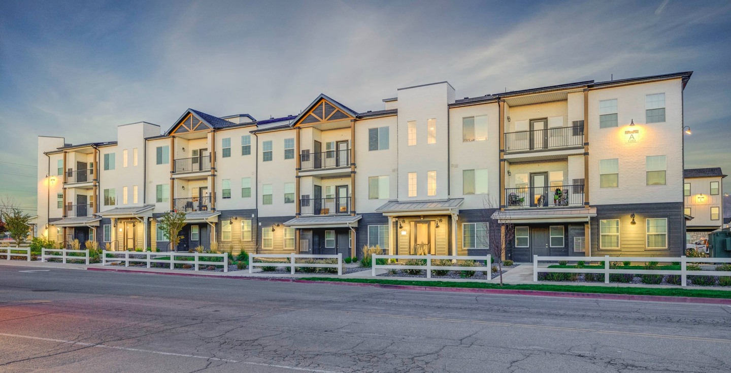 Aria Townhomes and Apartments Image 2