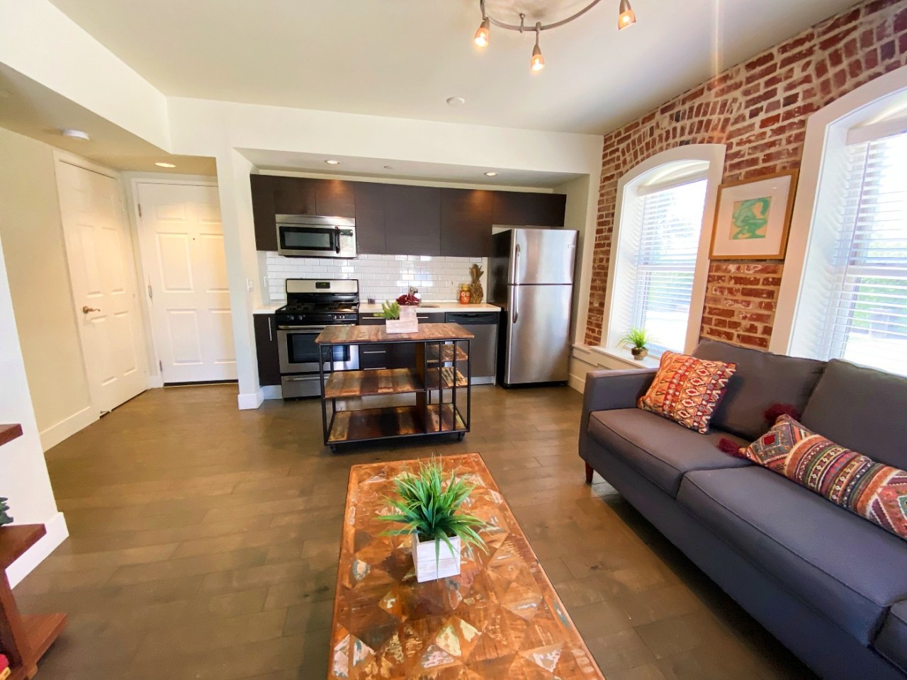 Brownstone Lofts Image 4