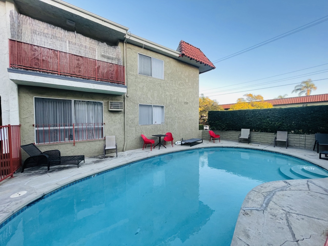 10535 Rose Avenue Image 9