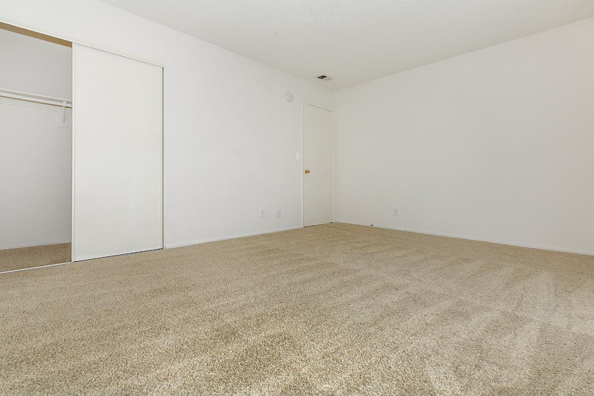 Barcelona, Palm Lane & Seville Apartment Homes Image 33