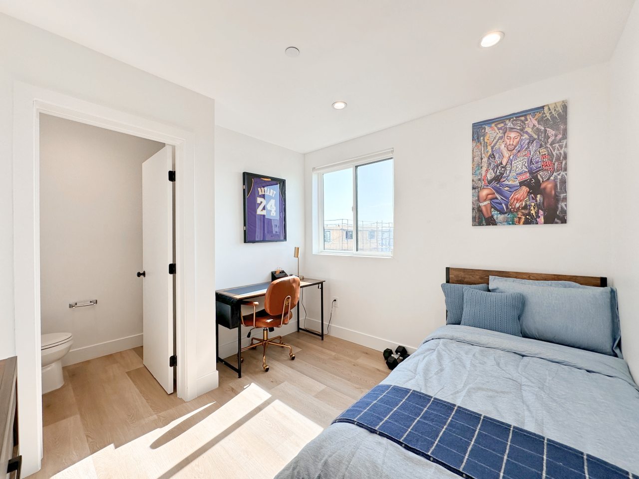 1338 West 35th Place - Co-Living Image 9