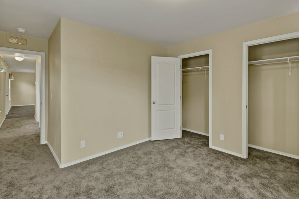 Four Seasons Apartment Homes Image 6