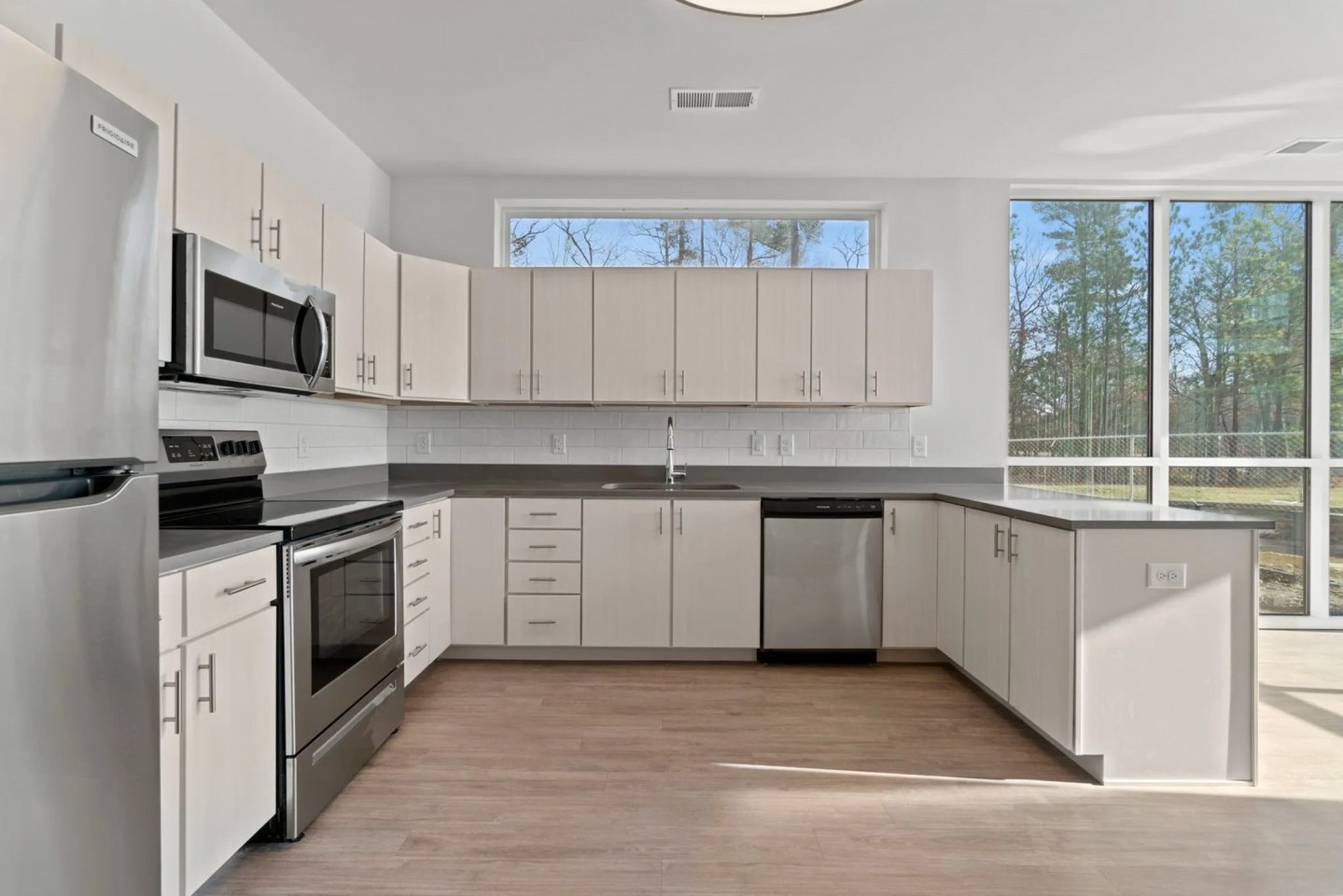 Metropolis Apartments Image 23