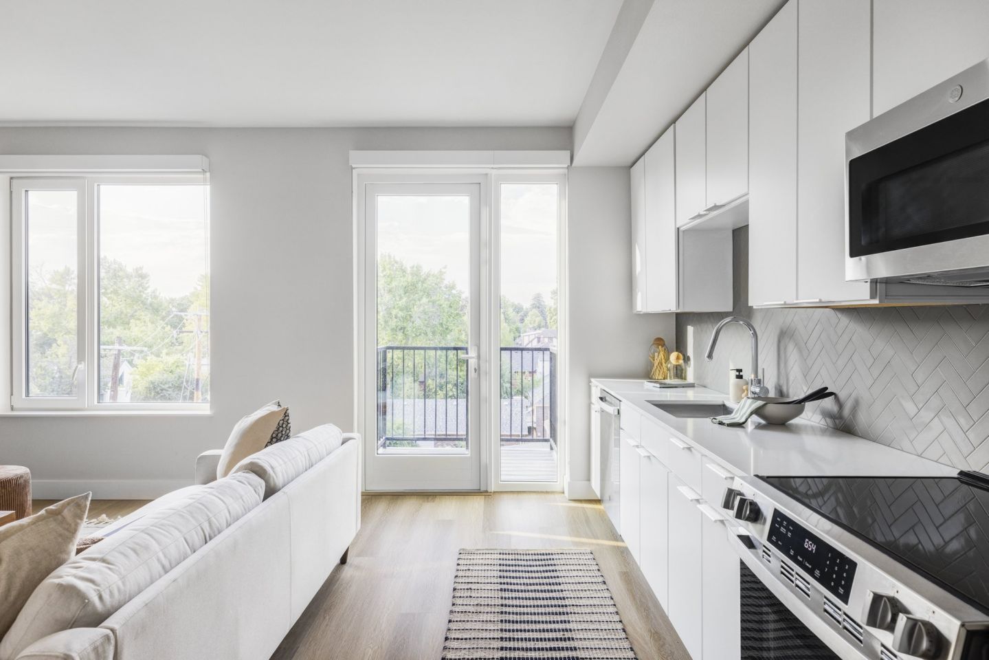 Frameline Apartments Image 4