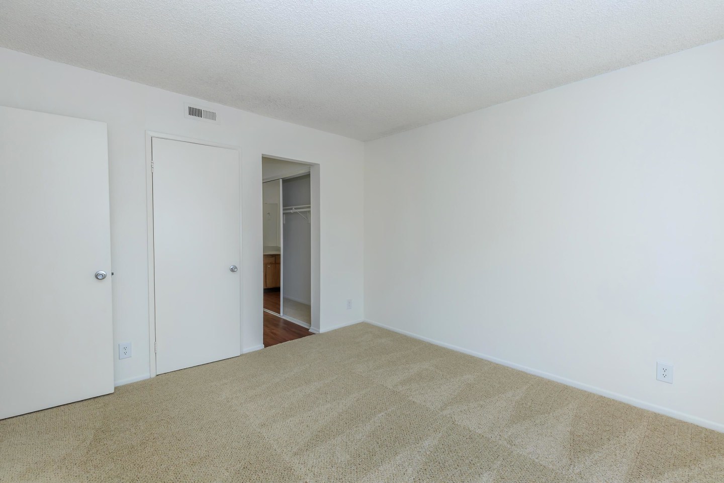 Ridgewood Village Apartment Homes Image 5