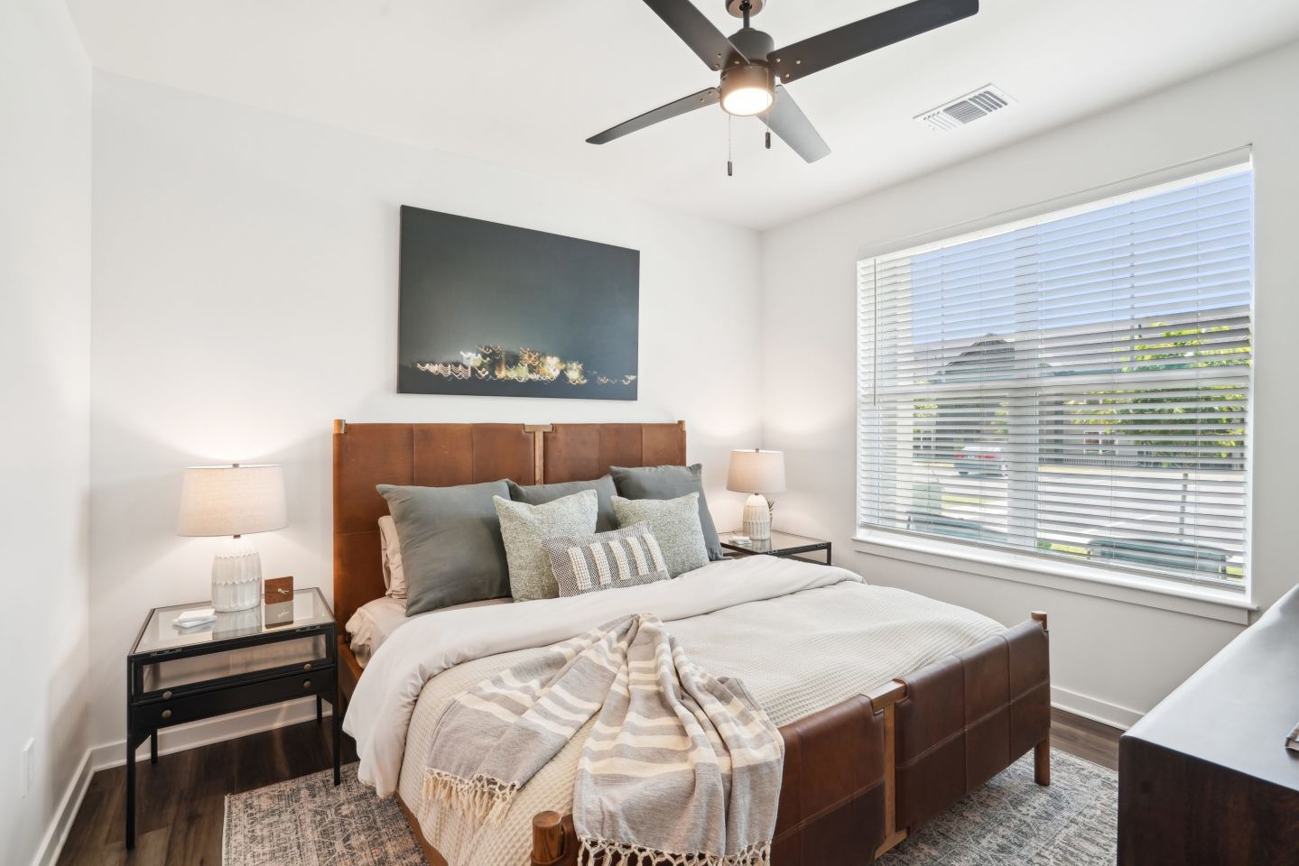The Pullman Luxury Apartment Homes Image 116