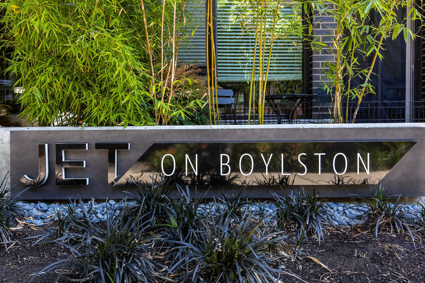 Jet on Boylston Image 35