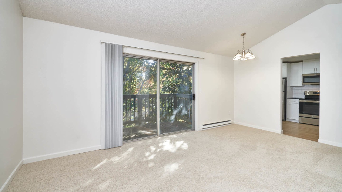 Redmond Court Image 7