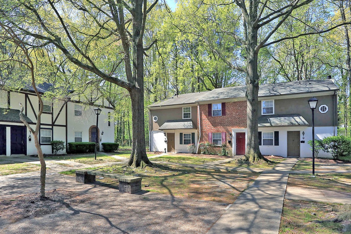 Fox Hill Village Image 6