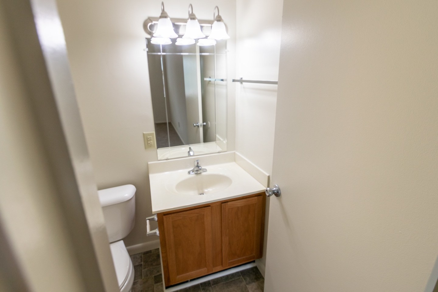 Blue Grass Manor Image 38