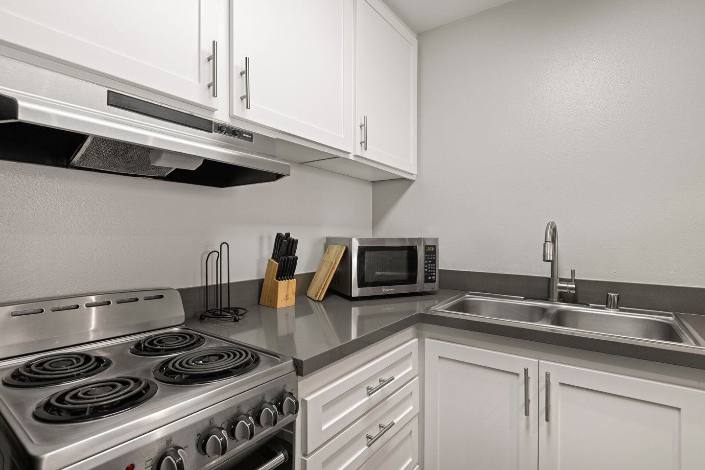 1200 Riverside Image 5