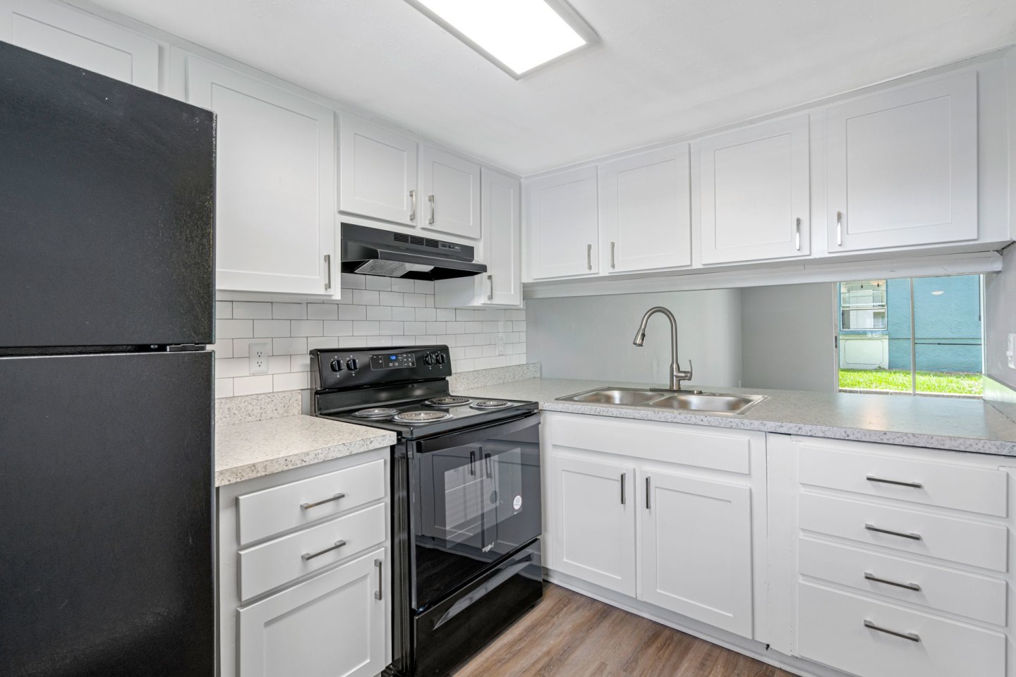 Willow Square Apartments Image 3