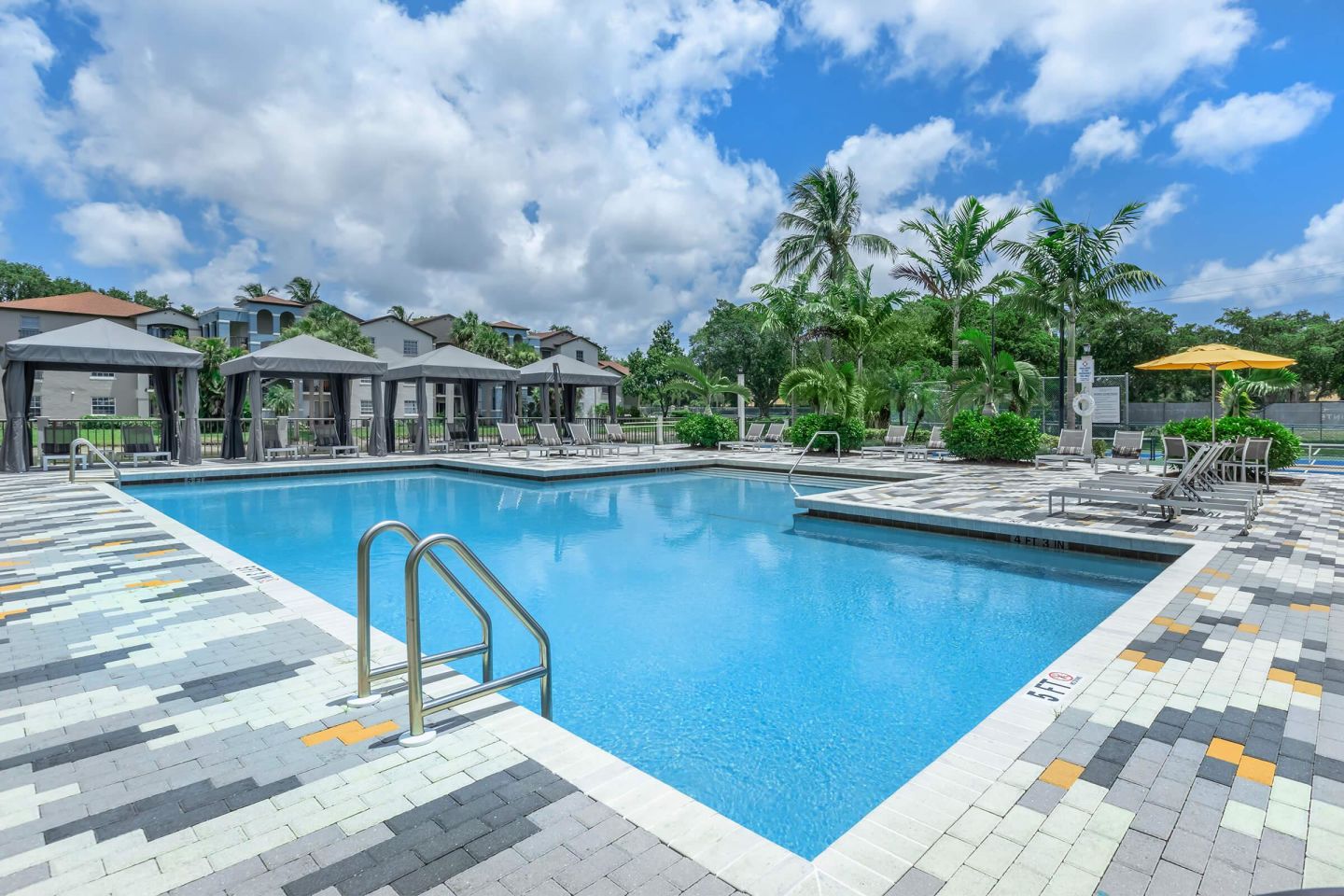 Latitude Pointe Image 13