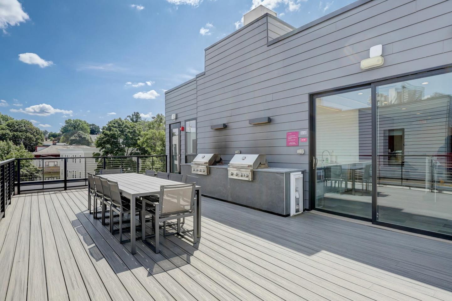 3200 Washington Image 23