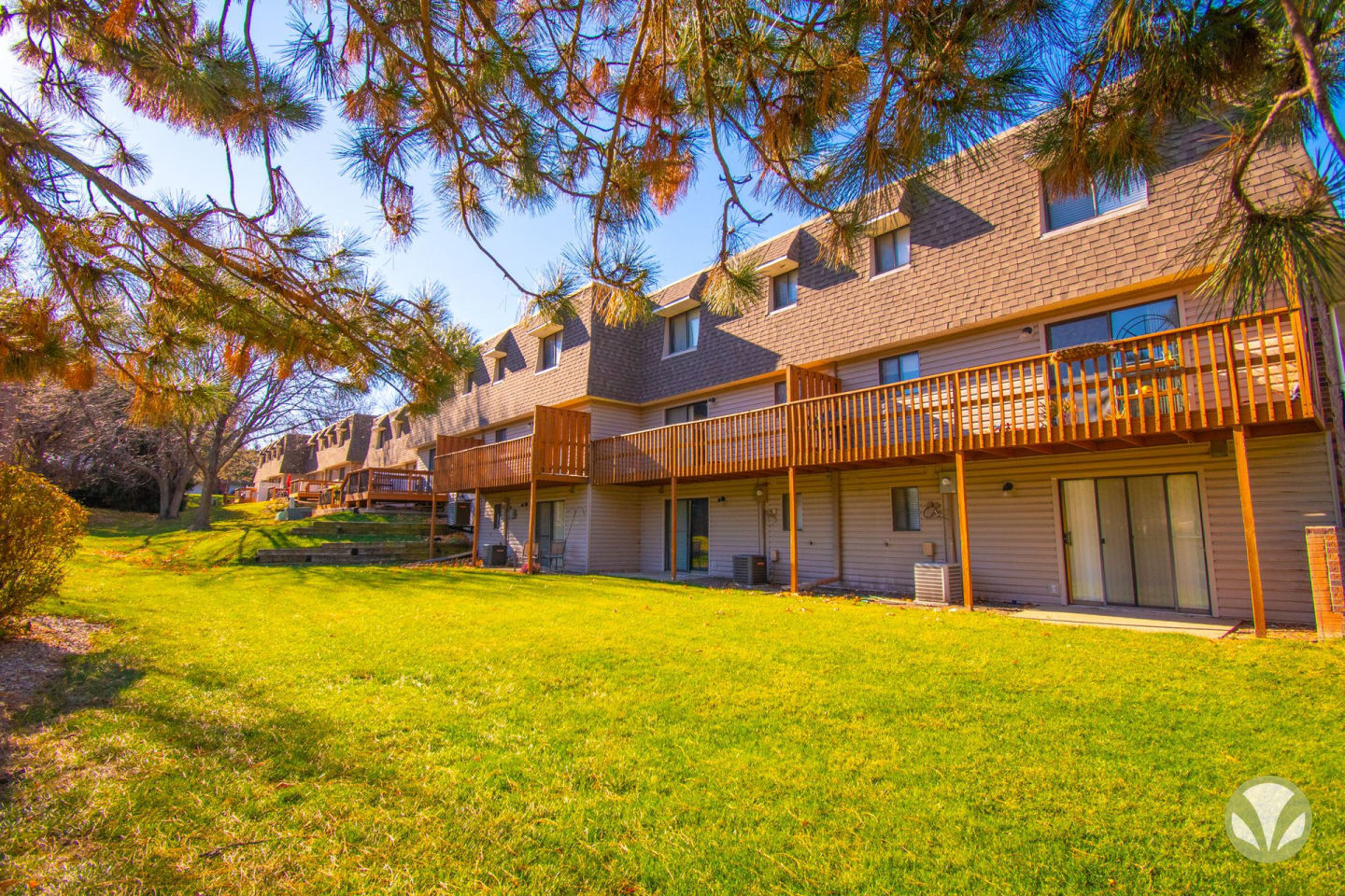 Chateau Townhomes Image 9