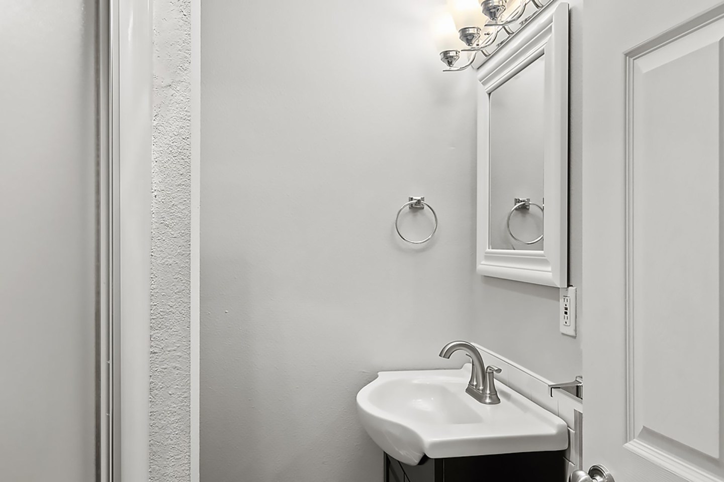 Farrah Apartments Image 10