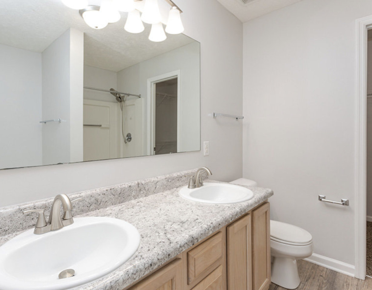 Regency Apartments Image 23