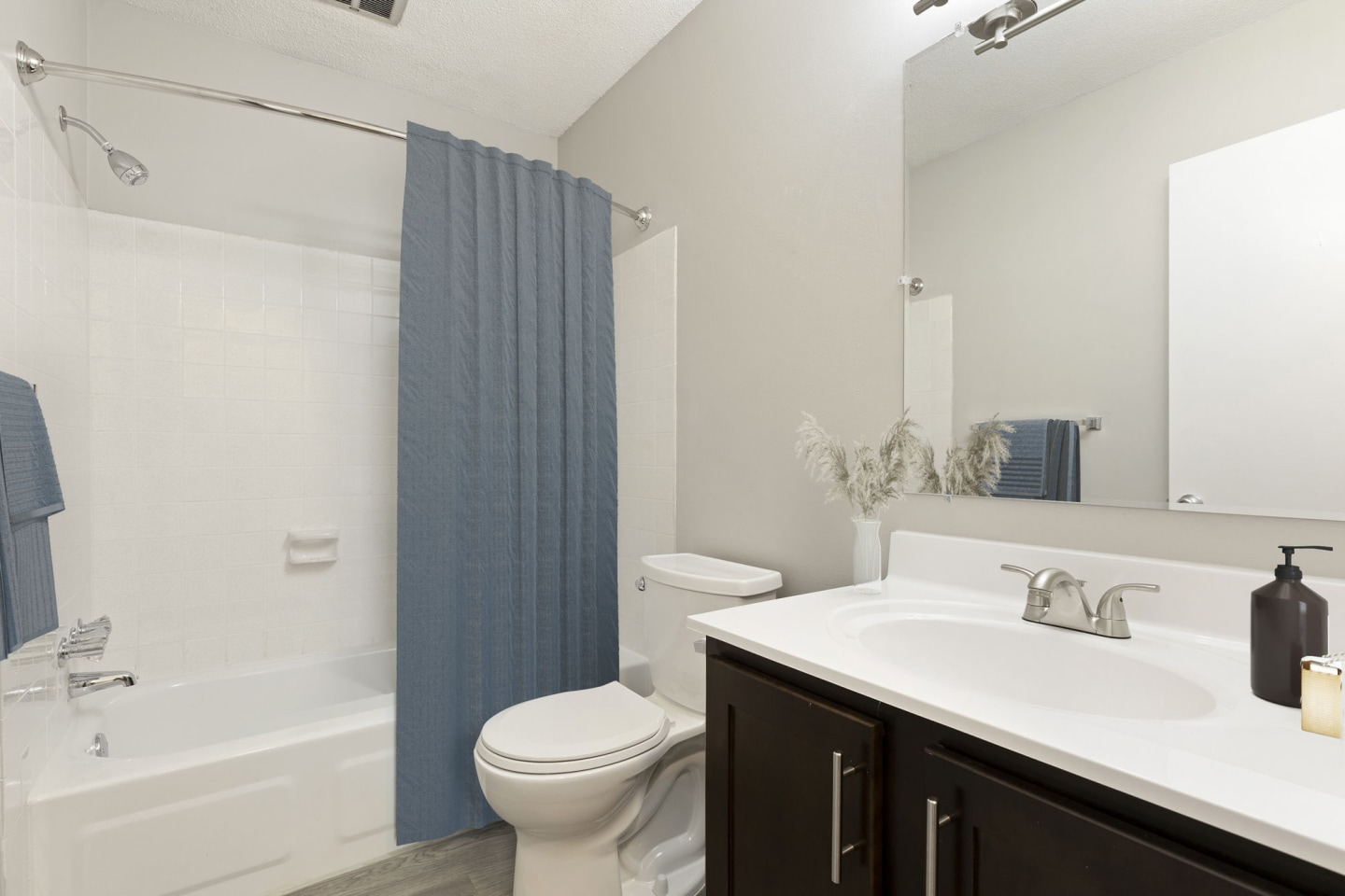 Bradley House Apartments Image 11