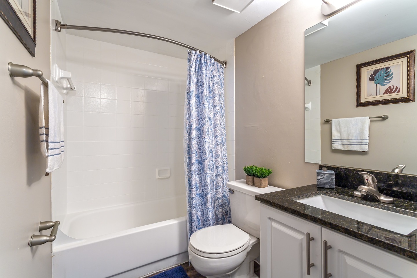 Watermarke at Biscayne Apartment Homes Image 3